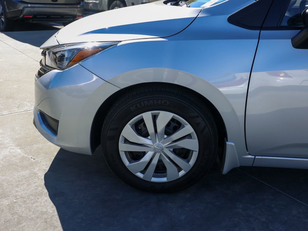 Used 2025 Nissan Versa S w/ Trunk Package image 11