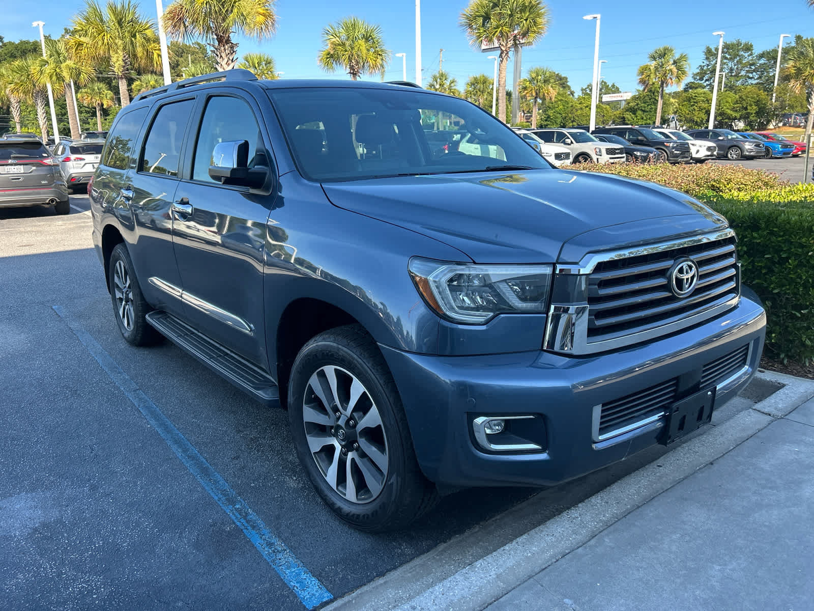 Used 2019 Toyota Sequoia Limited AWD/4WD image 3