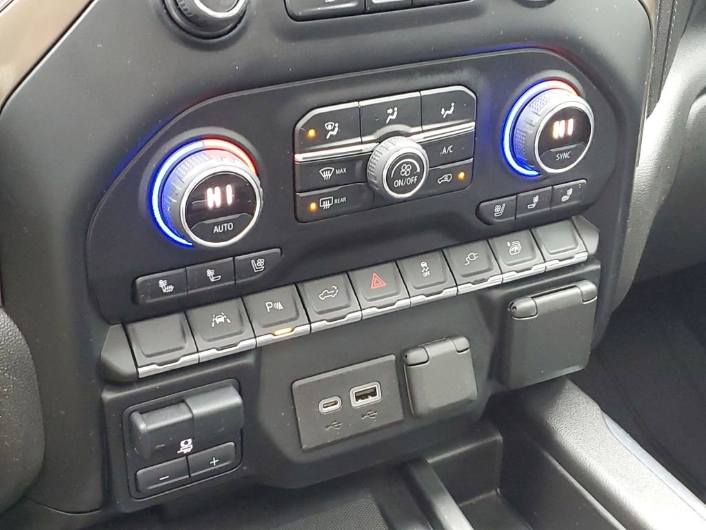 Used 2021 Chevrolet Silverado 1500 High Country image 22