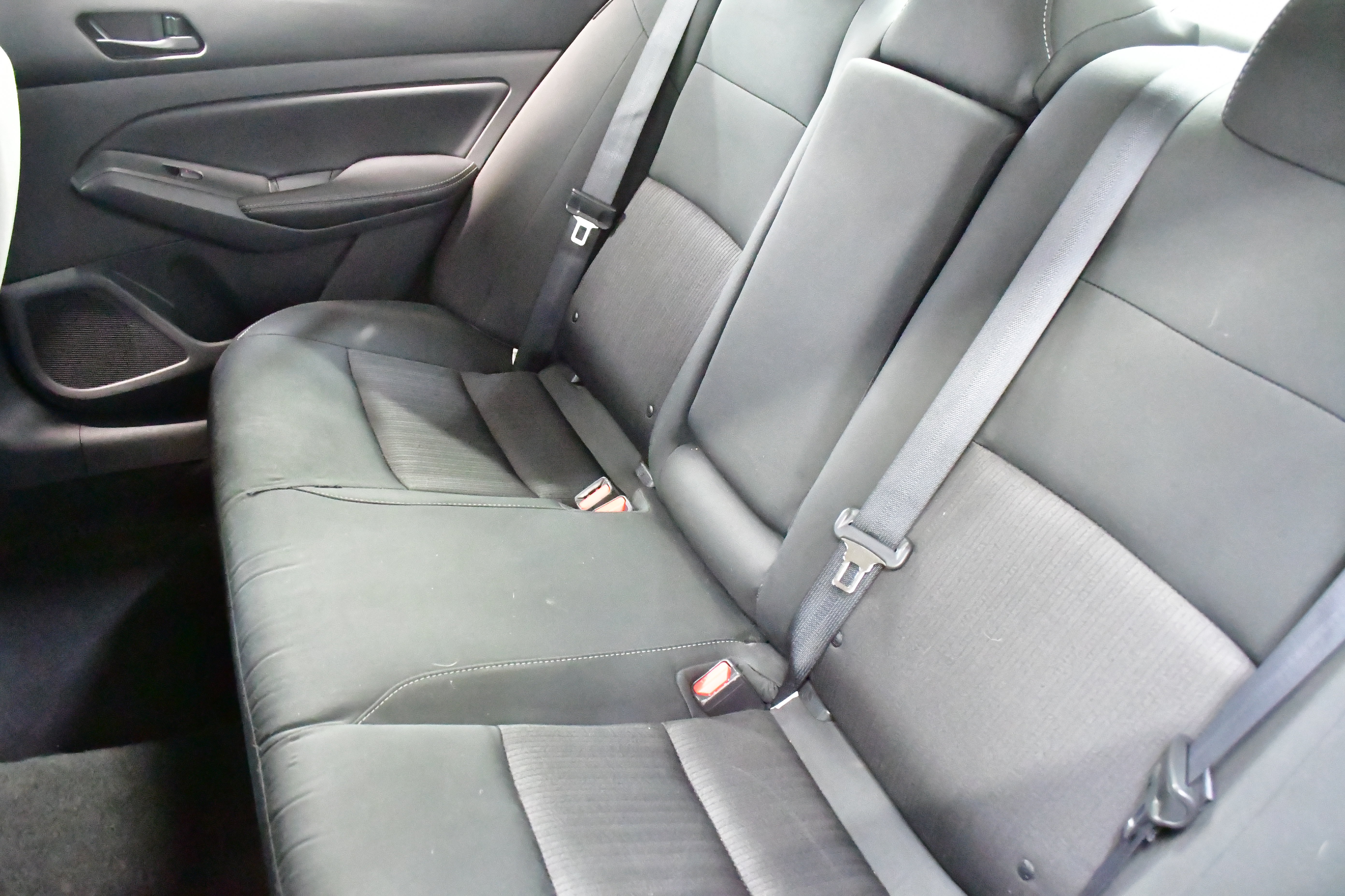 Used 2025 Nissan Altima 2.5 SV FWD image 10