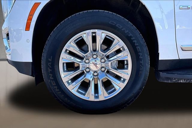 Used 2025 GMC Yukon XL Denali AWD/4WD image 8