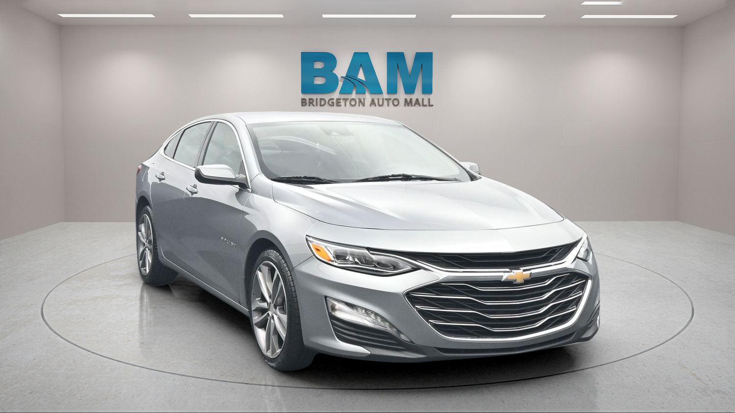 Used 2024 Chevrolet Malibu LT FWD image 2