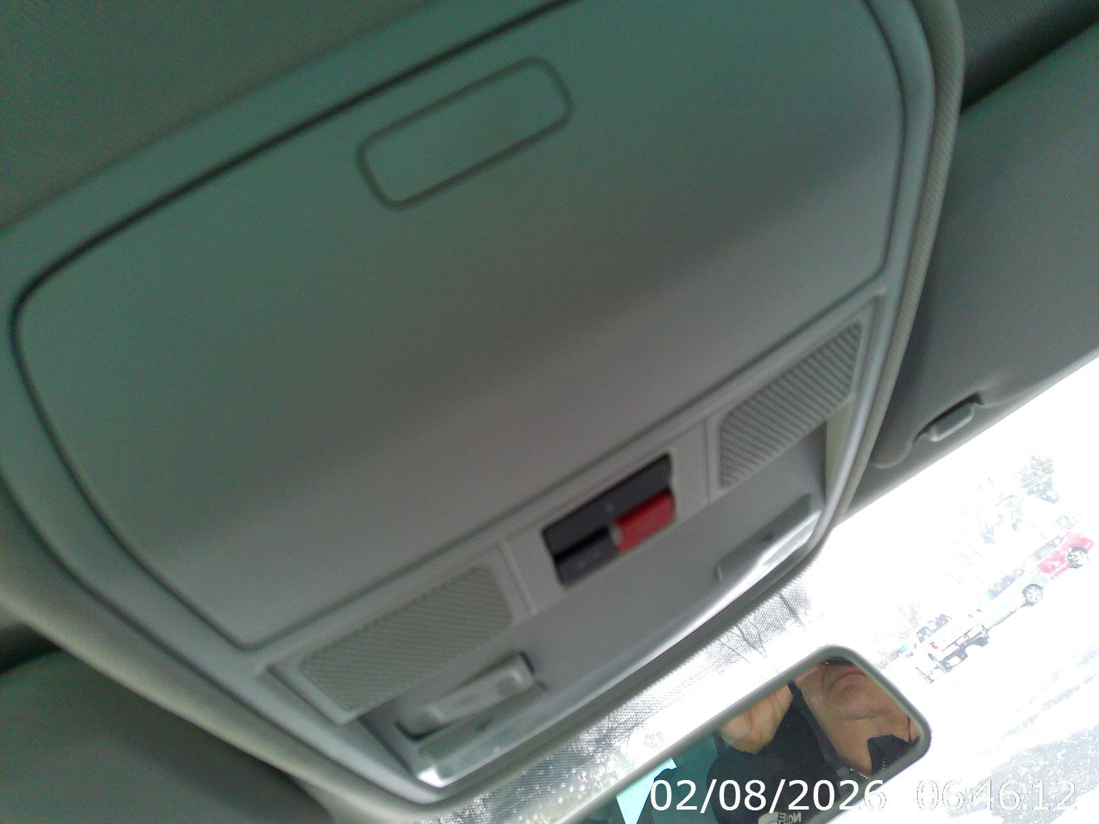 Used 2014 Volkswagen Tiguan SE image 16