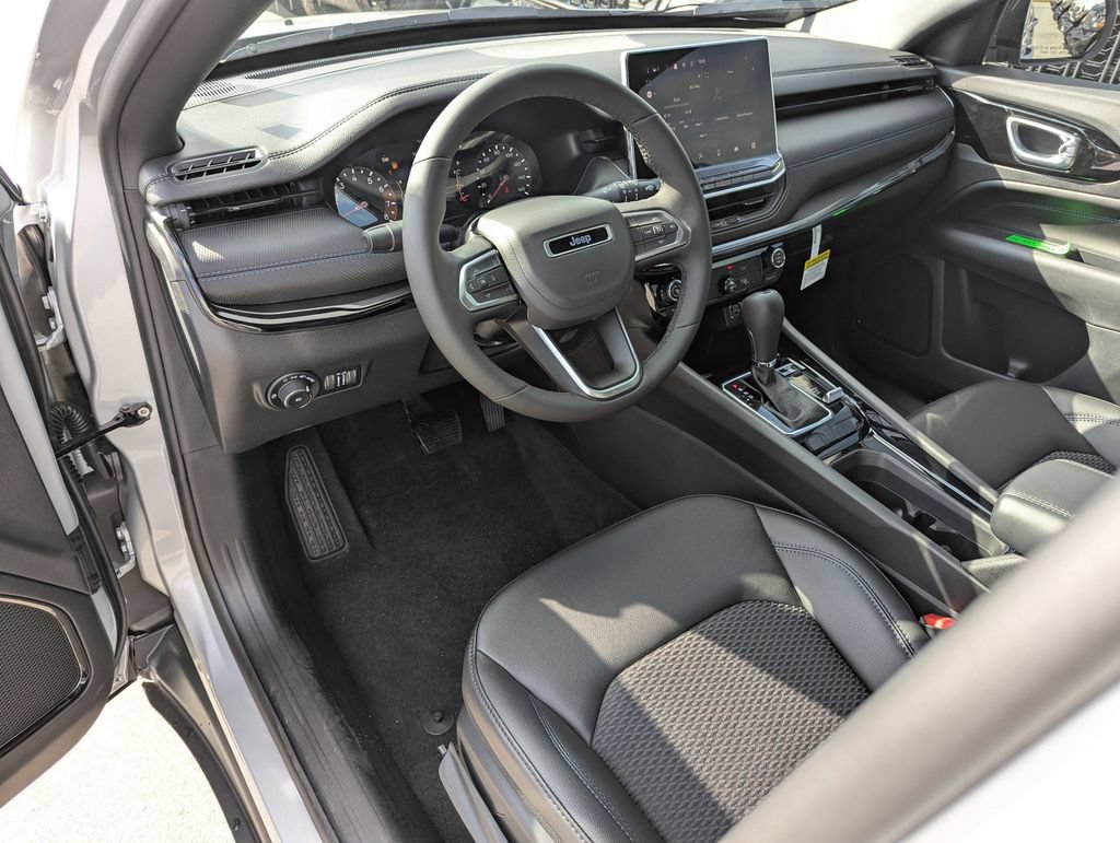 New 2026 Jeep Compass Latitude AWD/4WD image 11