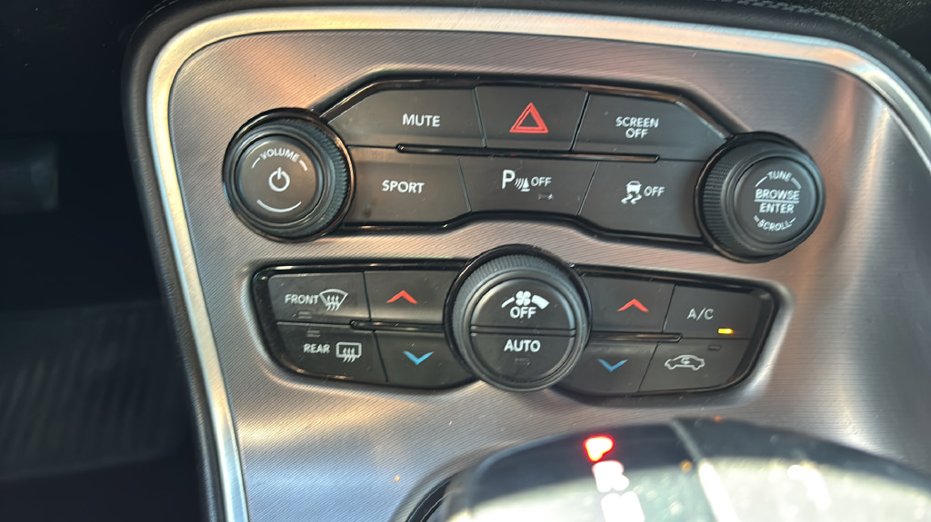 Used 2020 Dodge Challenger SXT w/ Driver Convenience Group AWD/4WD image 54