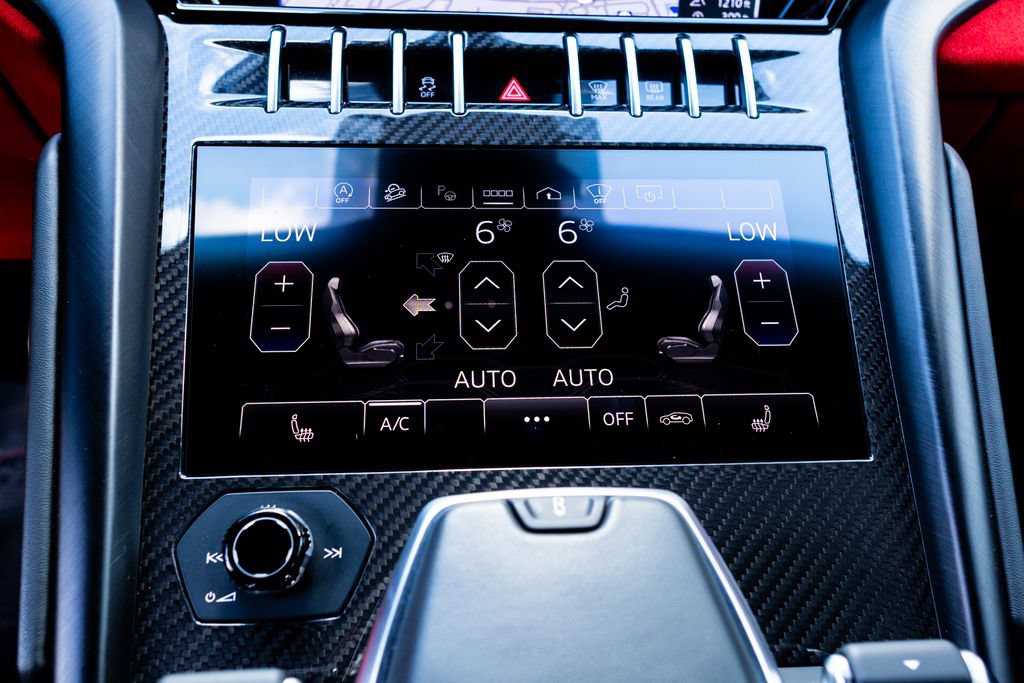 Used 2022 Lamborghini Urus AWD/4WD image 35