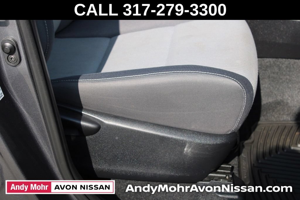 Used 2014 Toyota RAV4 XLE AWD/4WD image 18