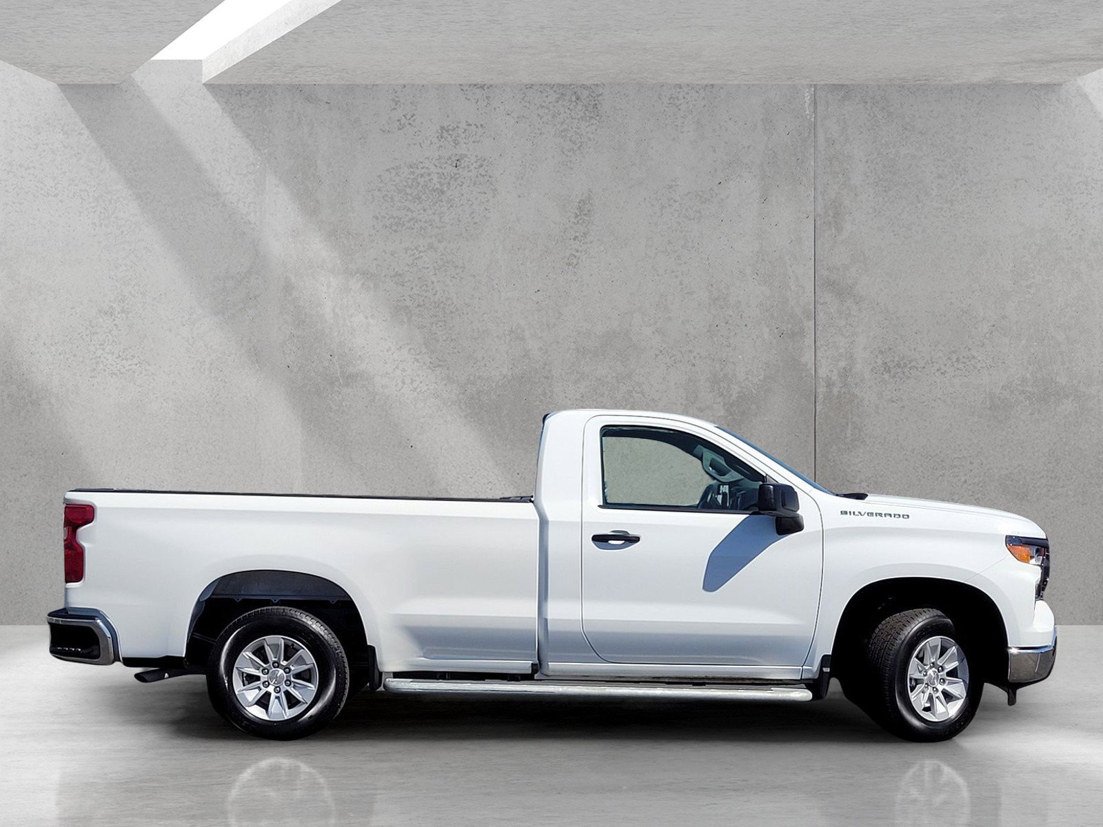 Used 2025 Chevrolet Silverado 1500 W/T RWD image 4