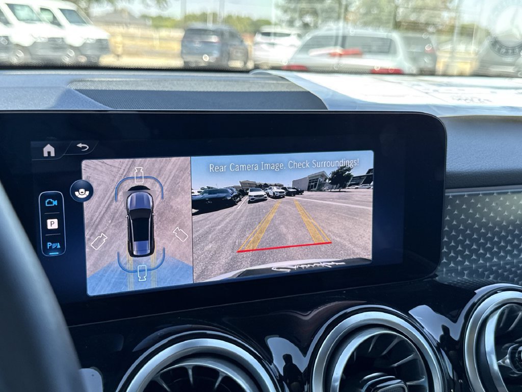 New 2026 Mercedes-Benz GLB 250 image 18