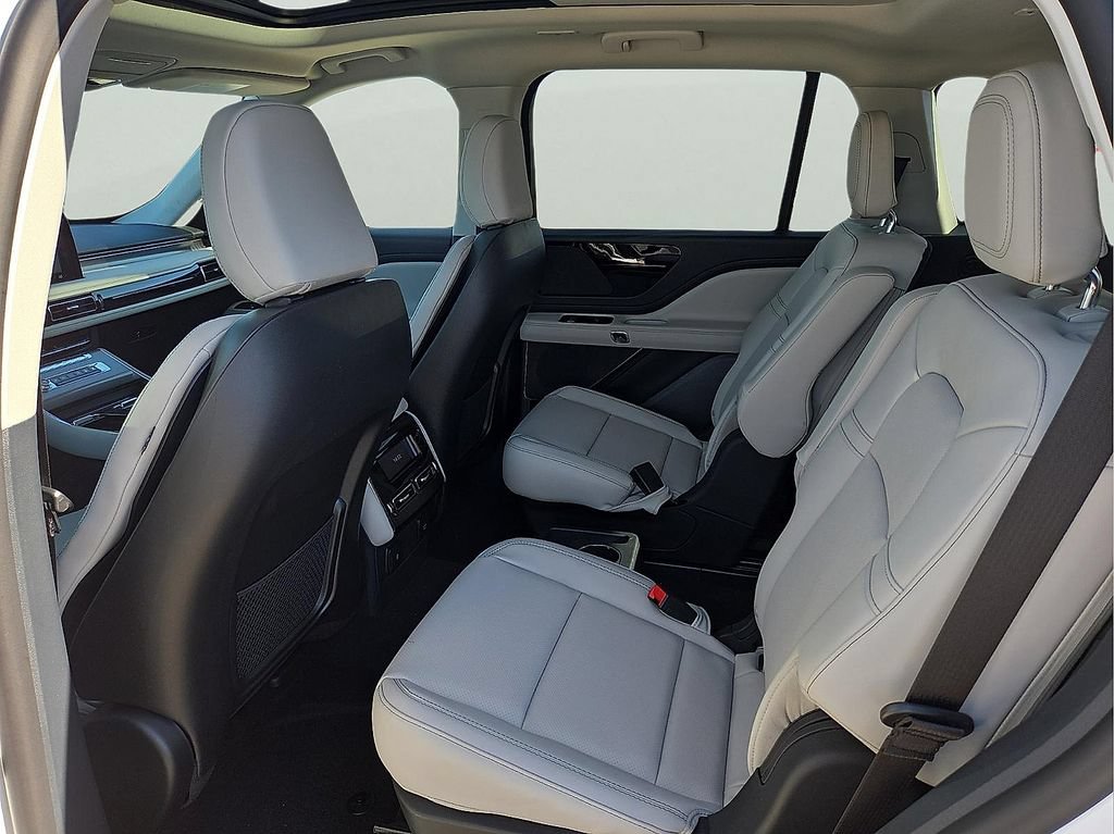 New 2026 Lincoln Aviator 2WD image 10