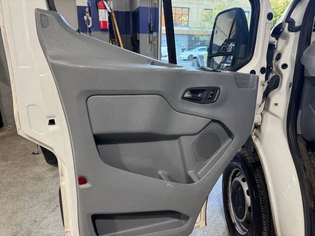 Used 2018 Ford Transit 250 148 Medium Roof image 11