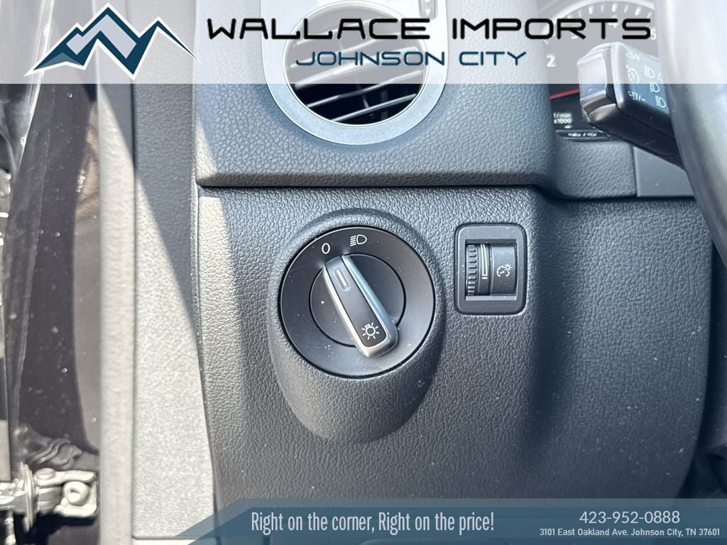 Used 2015 Volkswagen Tiguan S FWD image 28