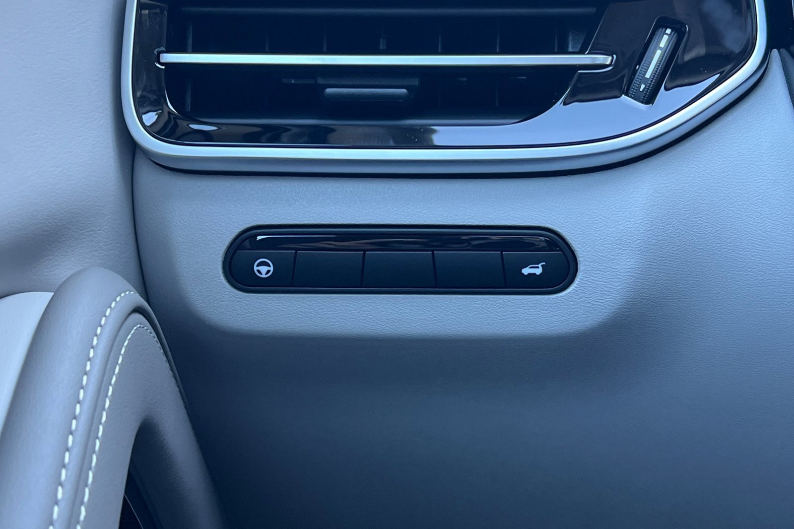 New 2026 INFINITI QX60 Luxe w/ Cargo Package image 31