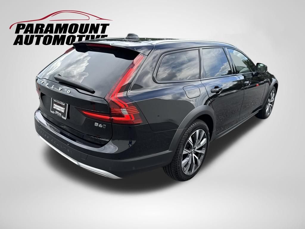 Used 2025 Volvo V90 B6 Cross Country Plus AWD/4WD image 7