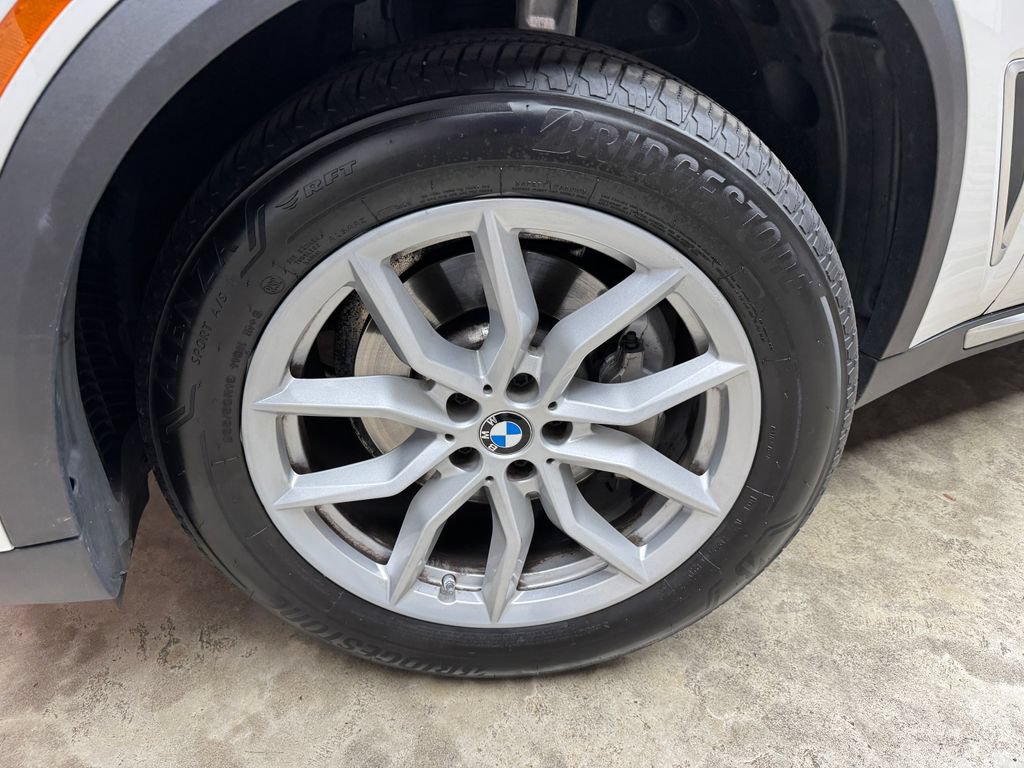 Used 2022 BMW X5 xDrive40i w/ Premium Package AWD/4WD image 31