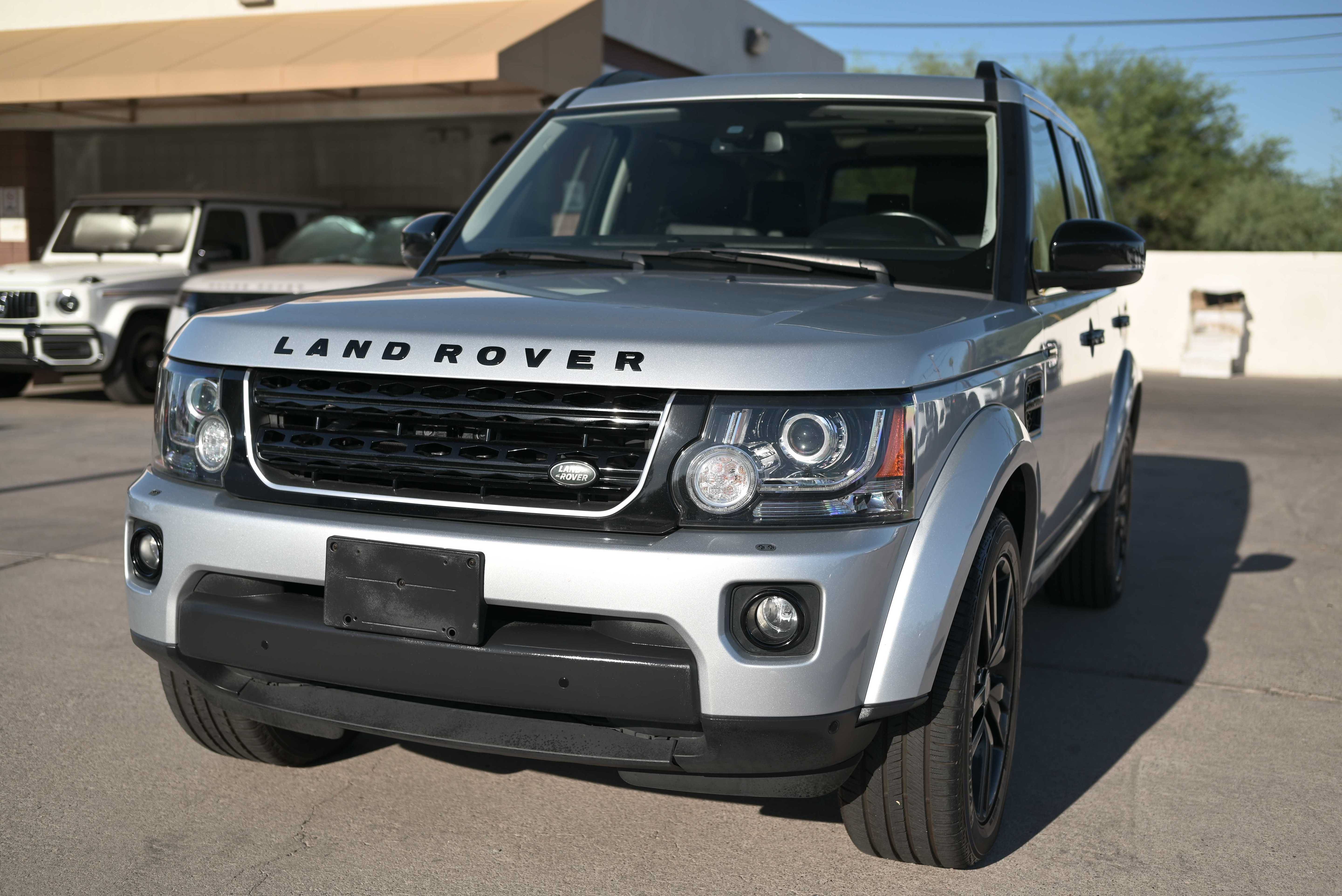 Used 2014 Land Rover LR4 HSE AWD/4WD image 2