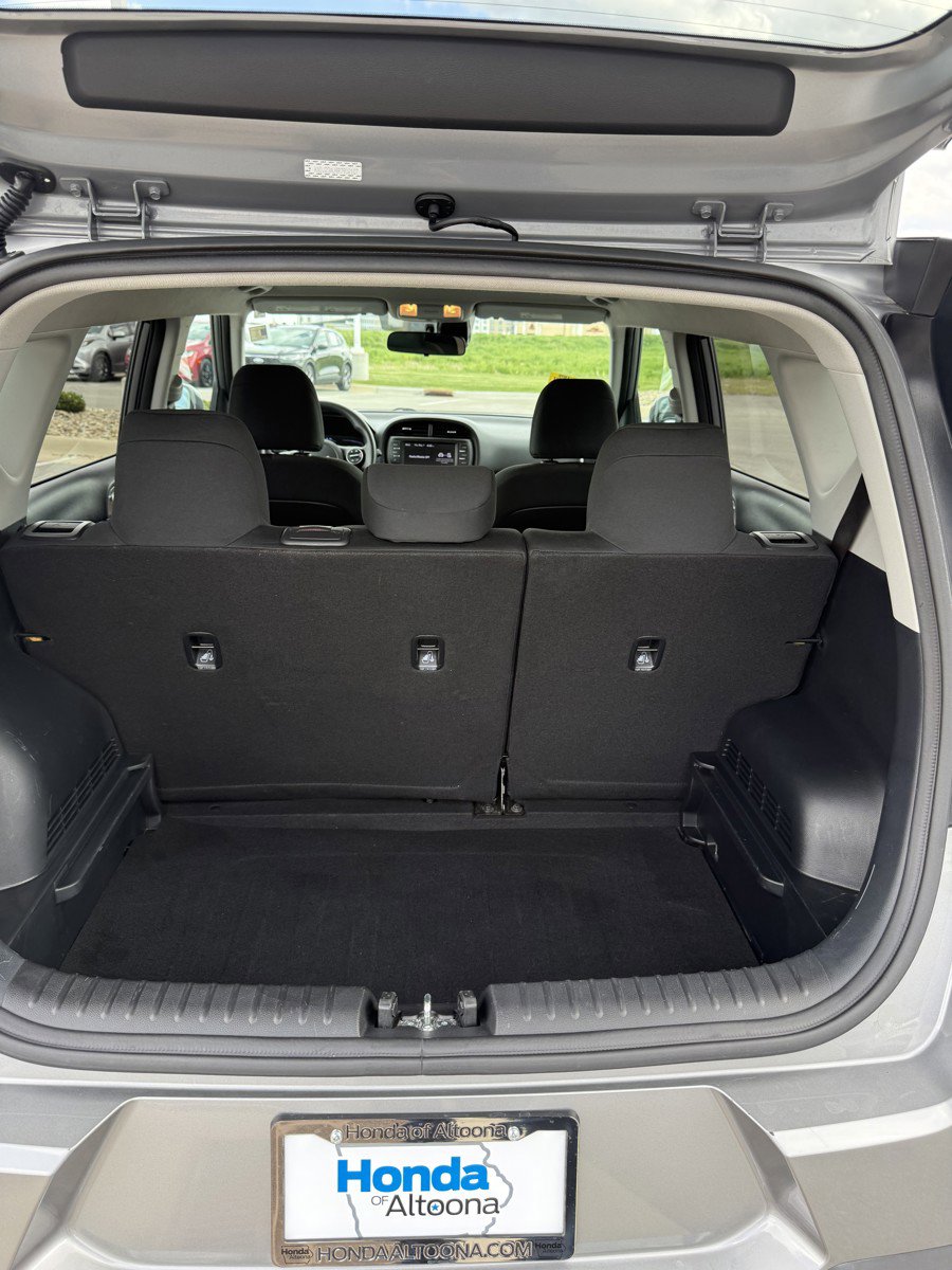 Used 2024 Kia Soul LX w/ Option Group 015 FWD image 28