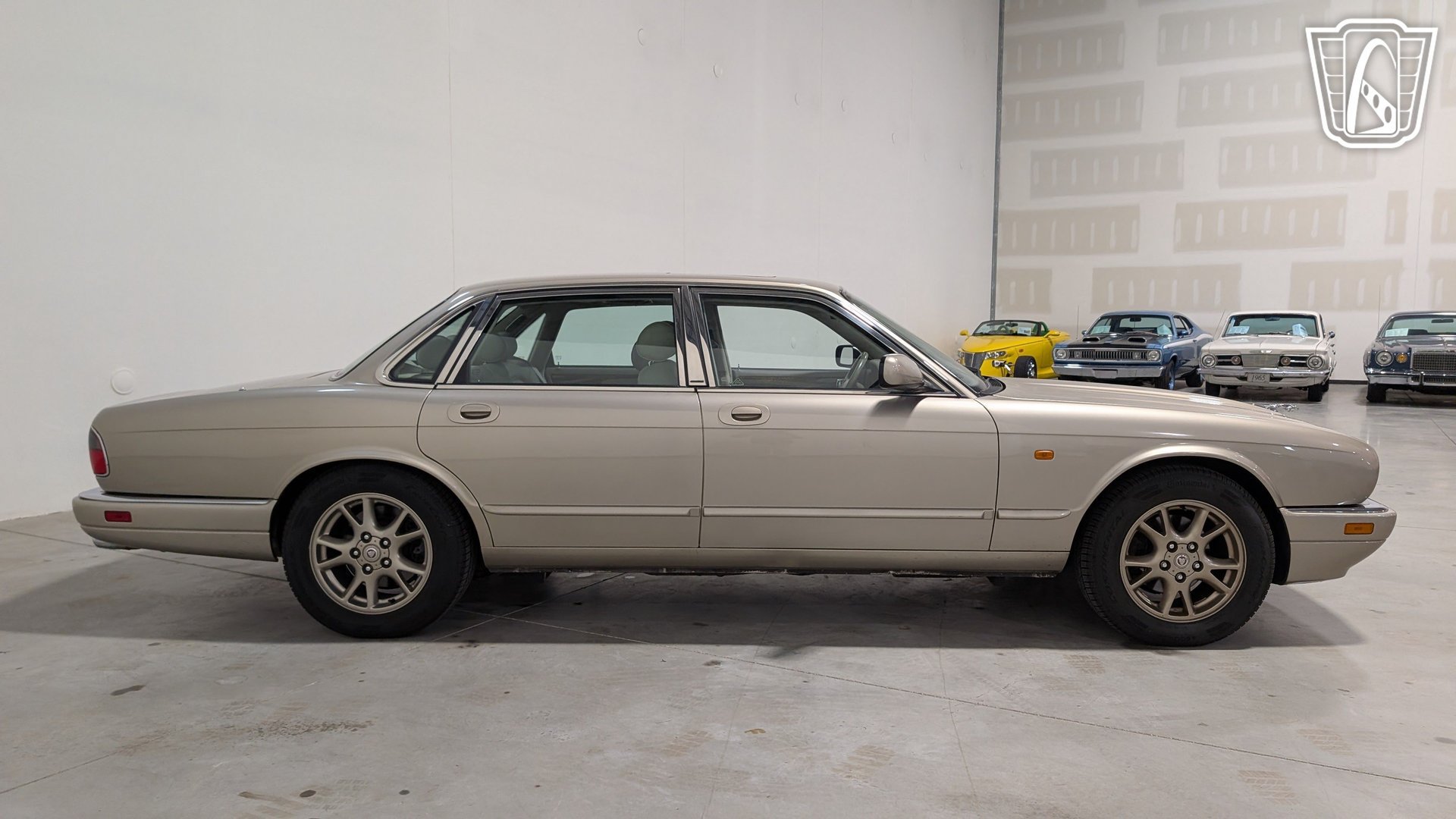 Used 1996 Jaguar XJ6 RWD image 17