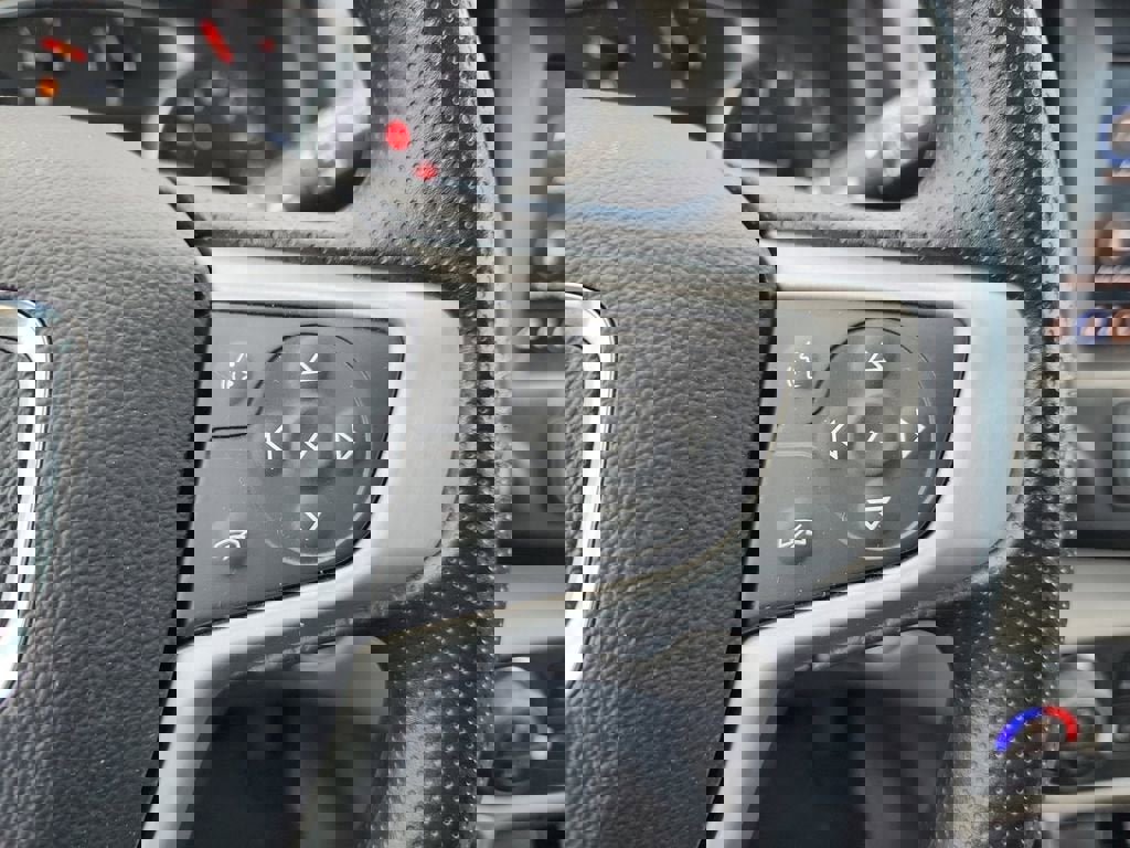 Used 2023 GMC Terrain SLE w/ Driver Convenience Package image 24