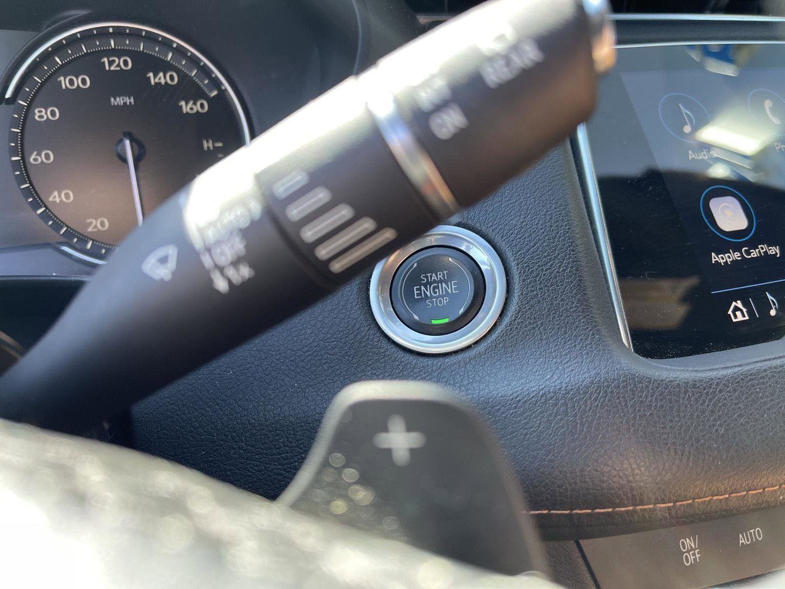 Used 2019 Cadillac XT4 Premium Luxury w/ Enhanced Visibility Package image 19