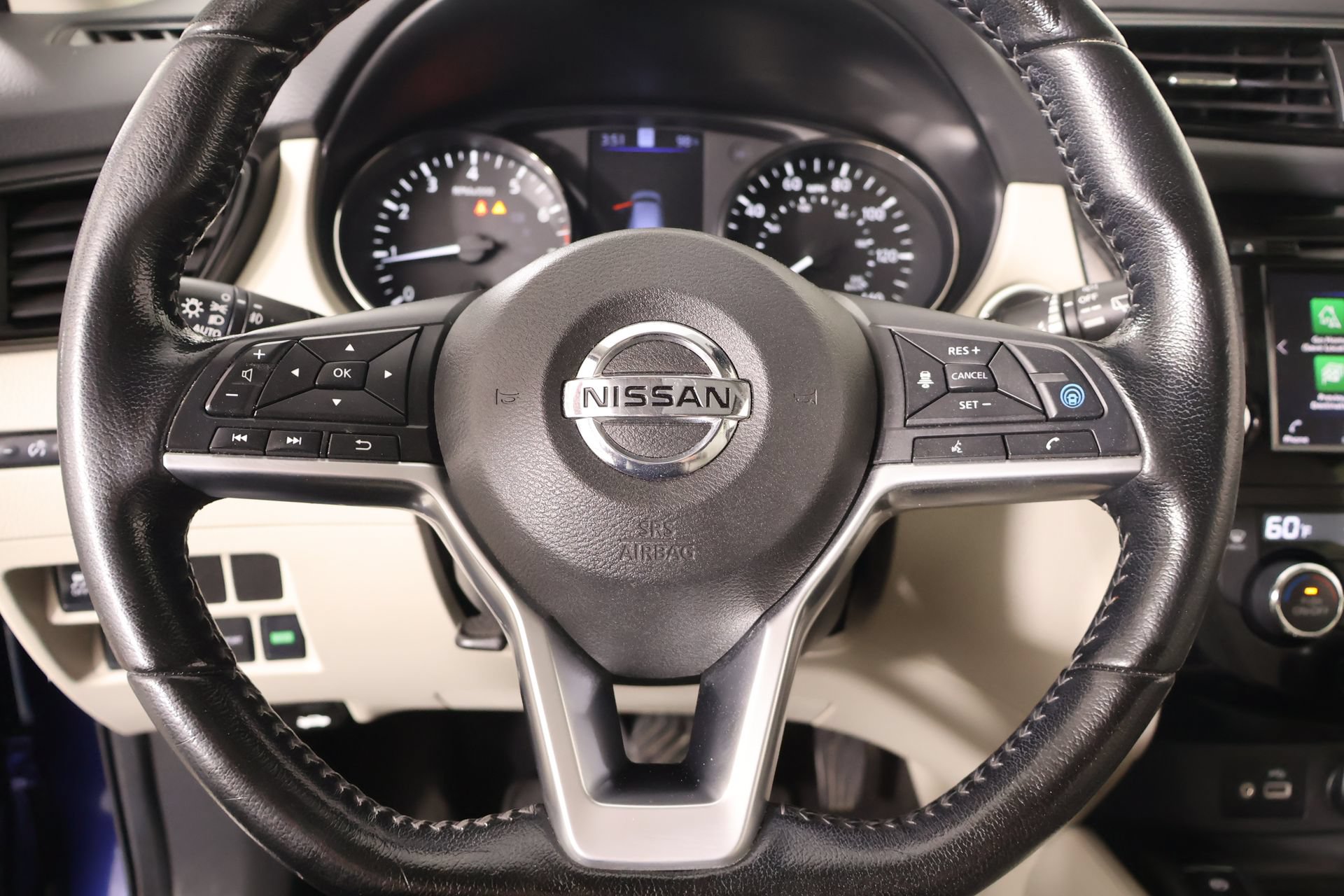 Used 2020 Nissan Rogue Sport SL w/ Premium Package FWD image 3