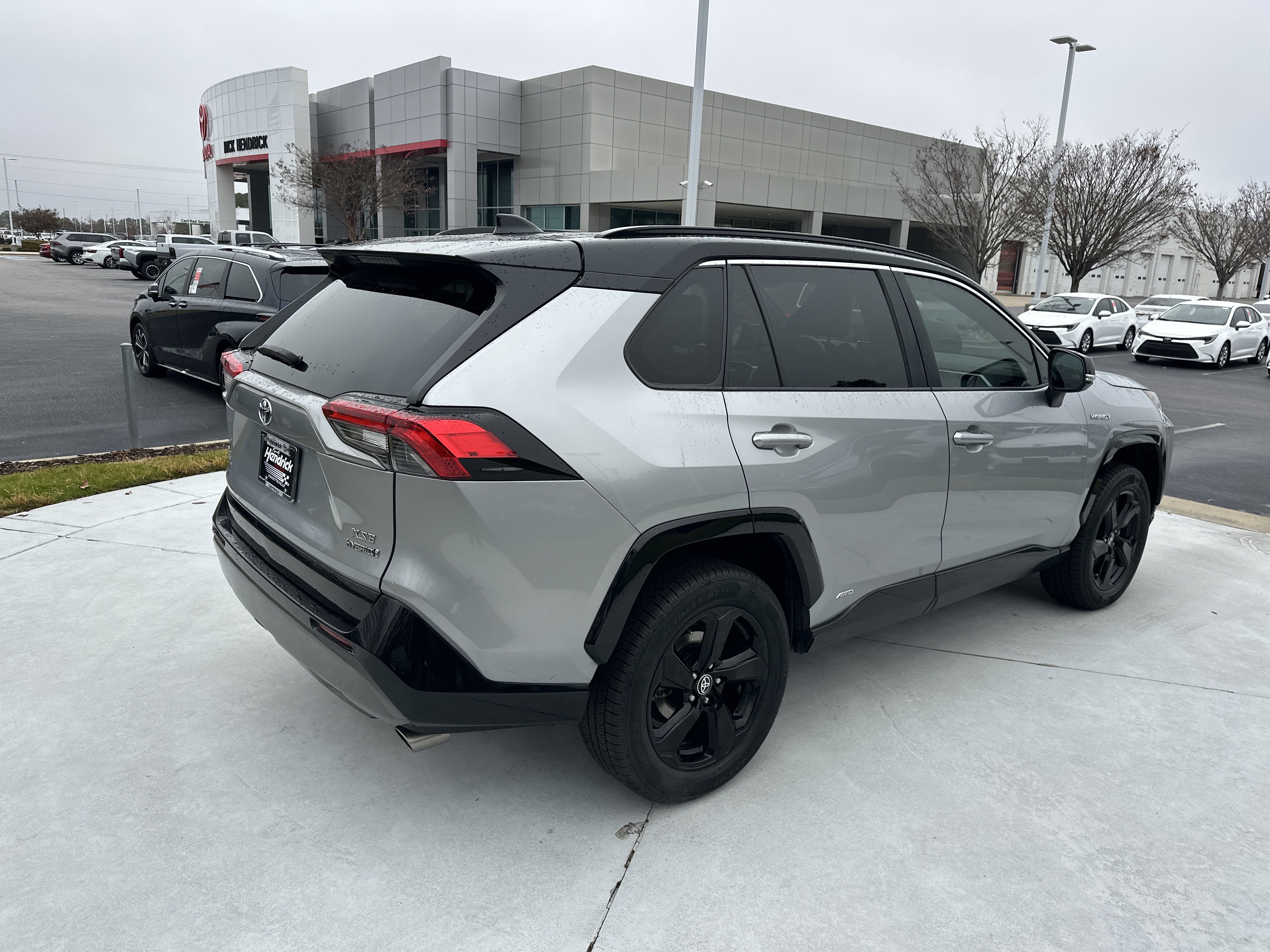 Used 2021 Toyota RAV4 XSE w/ XSE Grade Weather Package image 10