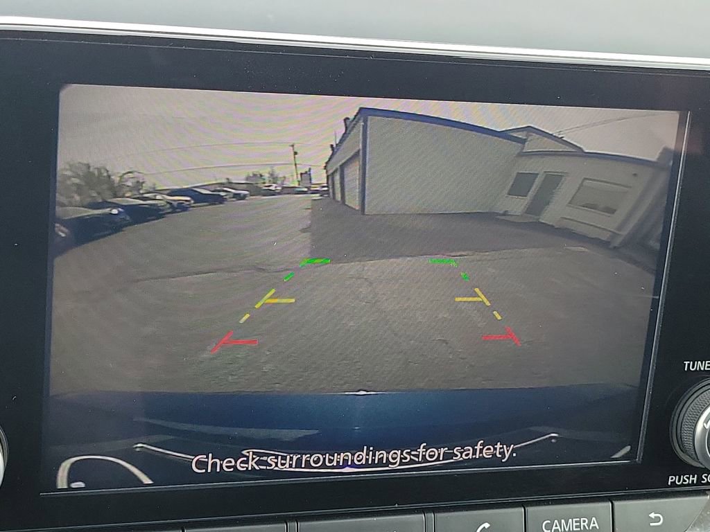 Used 2025 Nissan Rogue SV image 18