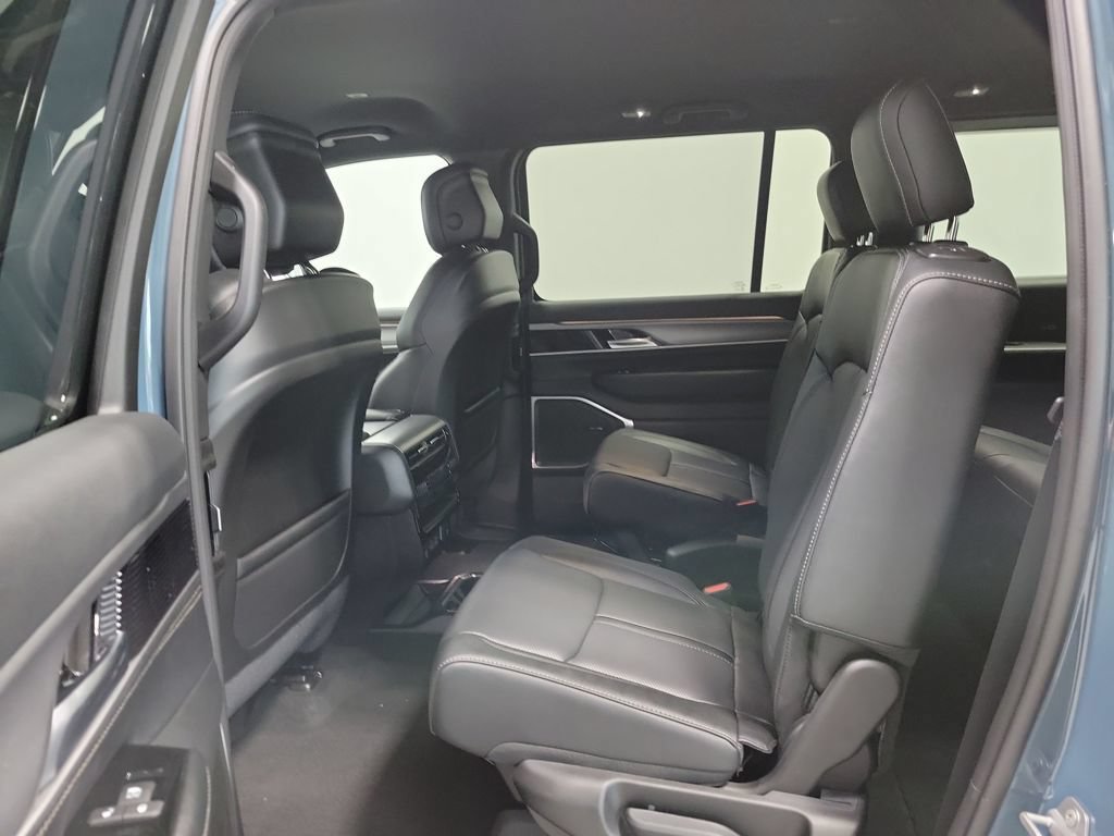 New 2026 Jeep Grand Wagoneer Limited AWD/4WD image 9