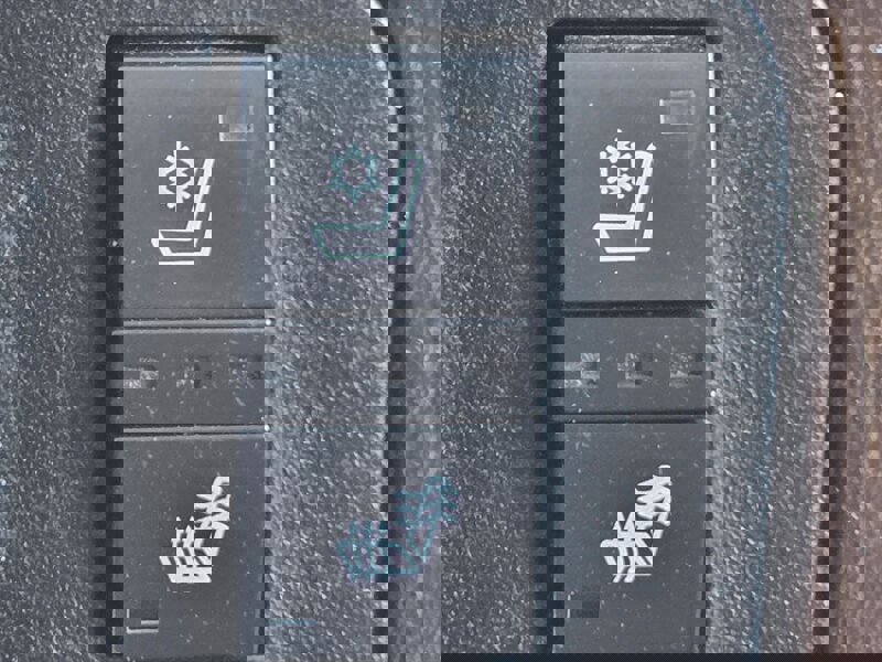 Used 2013 GMC Acadia Denali image 29