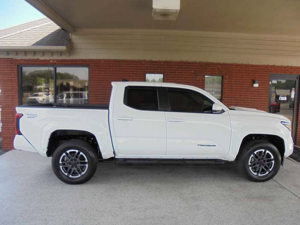 Used 2024 Toyota Tacoma TRD Sport RWD image 2
