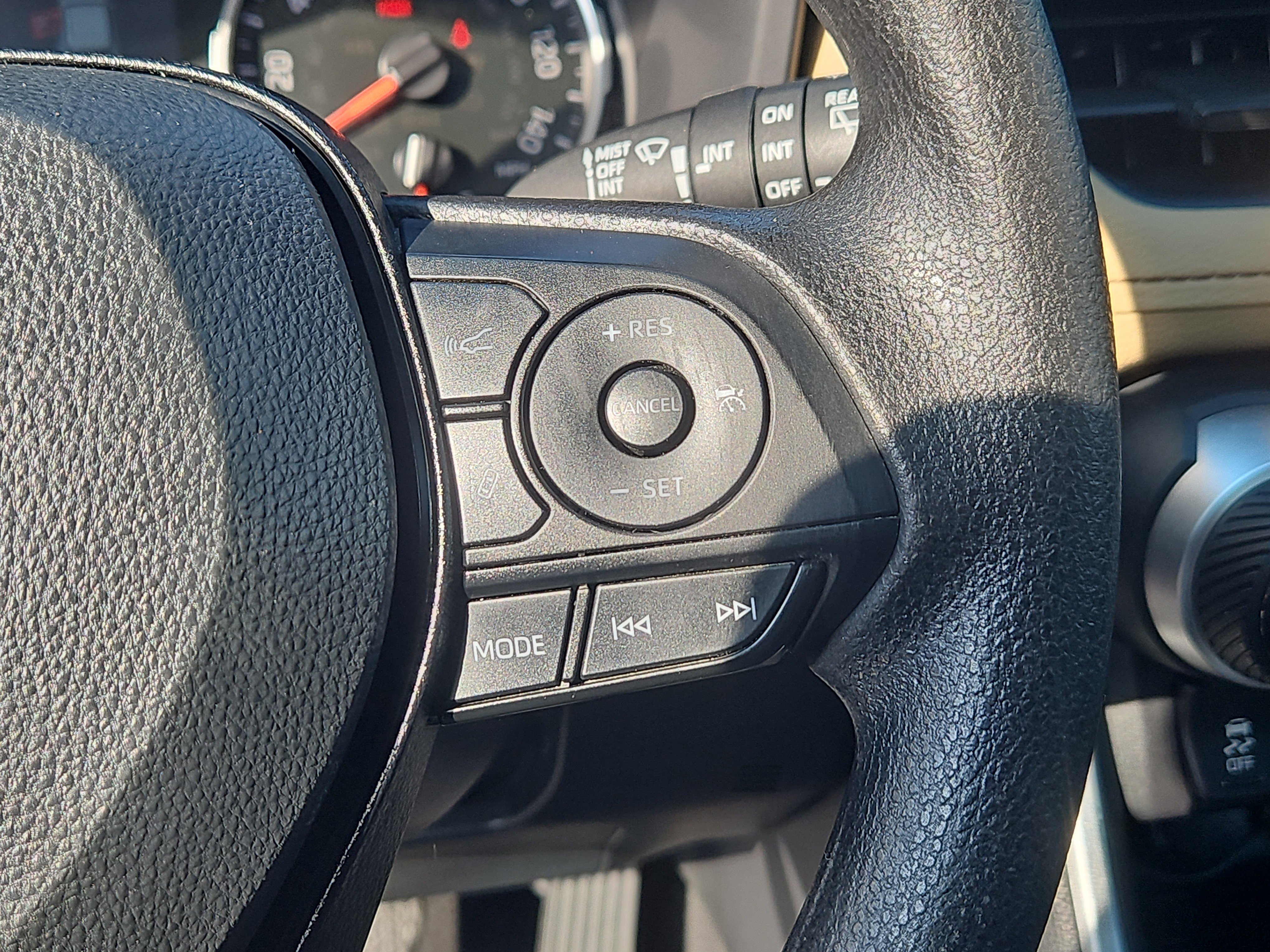 Used 2022 Toyota RAV4 XLE w/ Convenience Package image 17