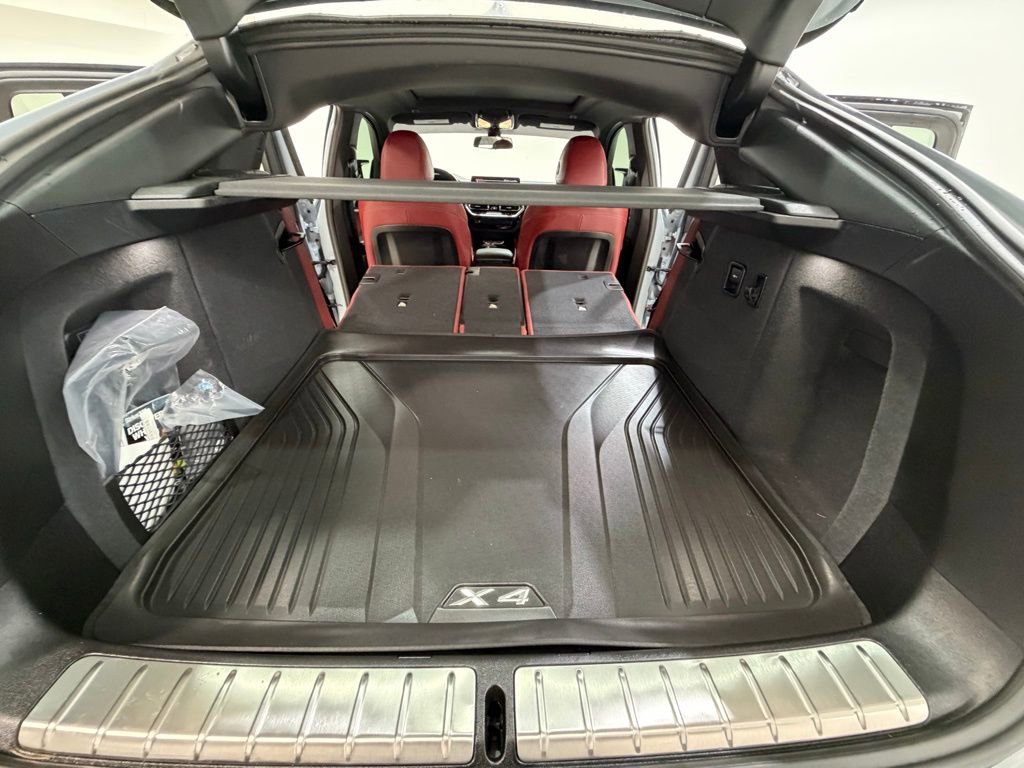 Used 2025 BMW X4 M40i w/ Premium Package image 30