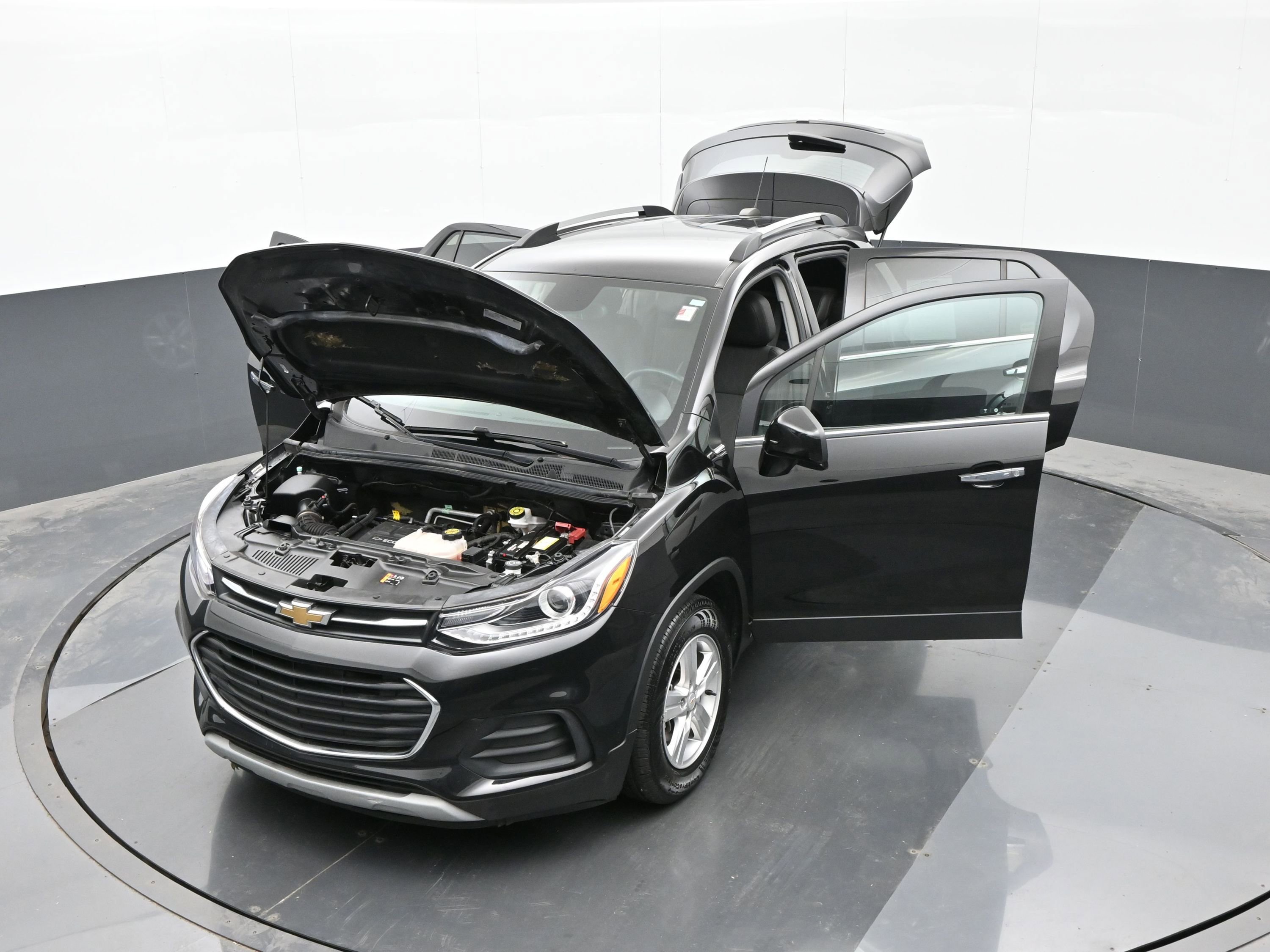 Used 2020 Chevrolet Trax LT w/ LT Convenience Package image 43