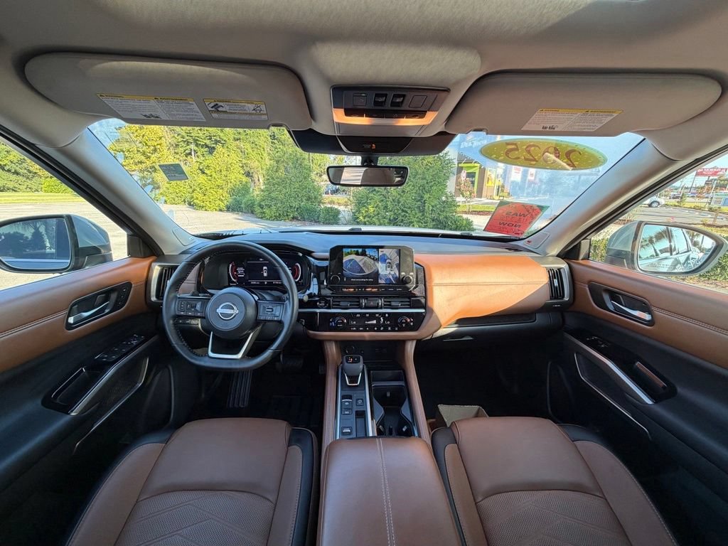 Certified 2025 Nissan Pathfinder Platinum FWD image 35