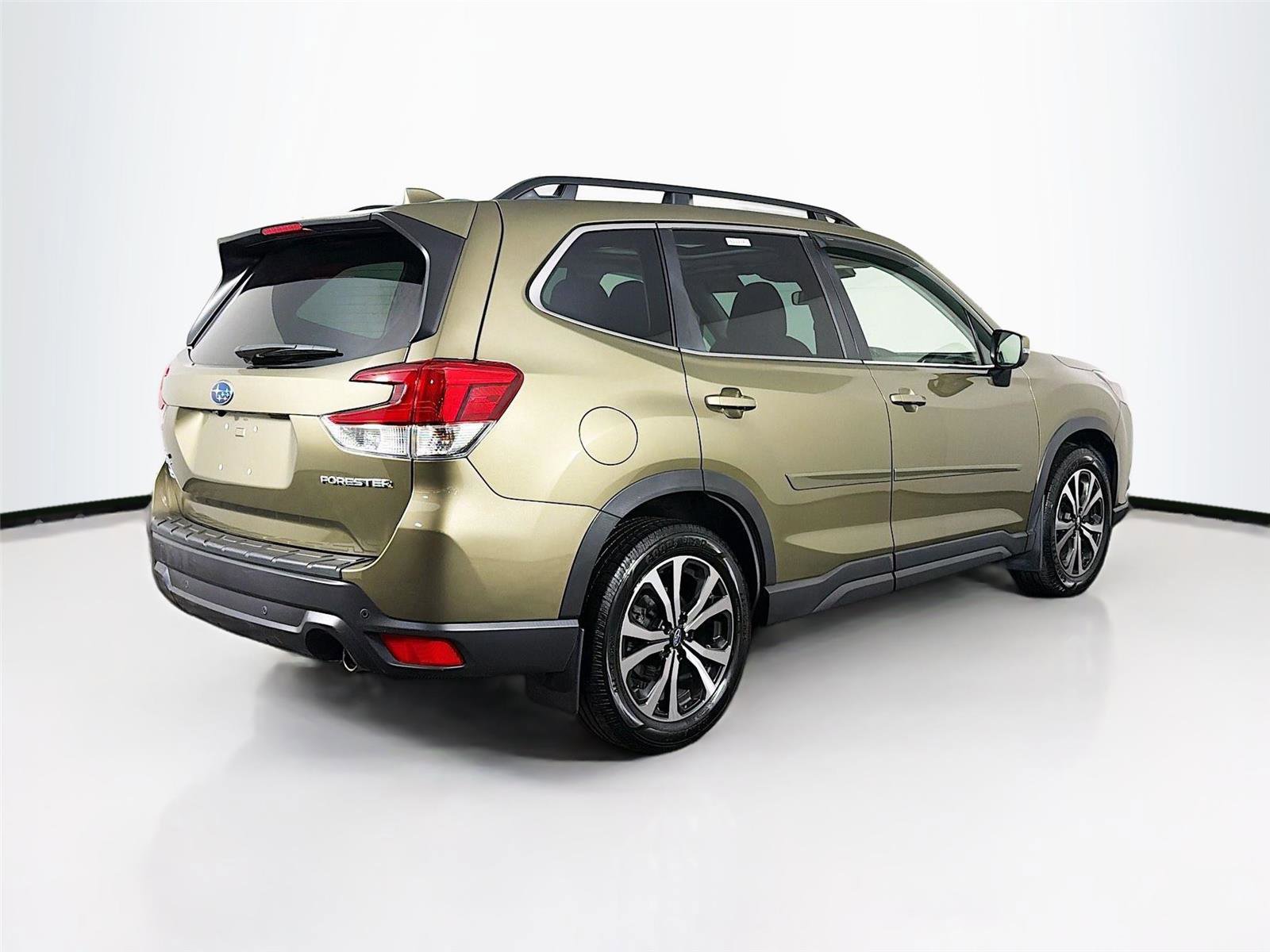Used 2022 Subaru Forester Limited AWD/4WD image 7