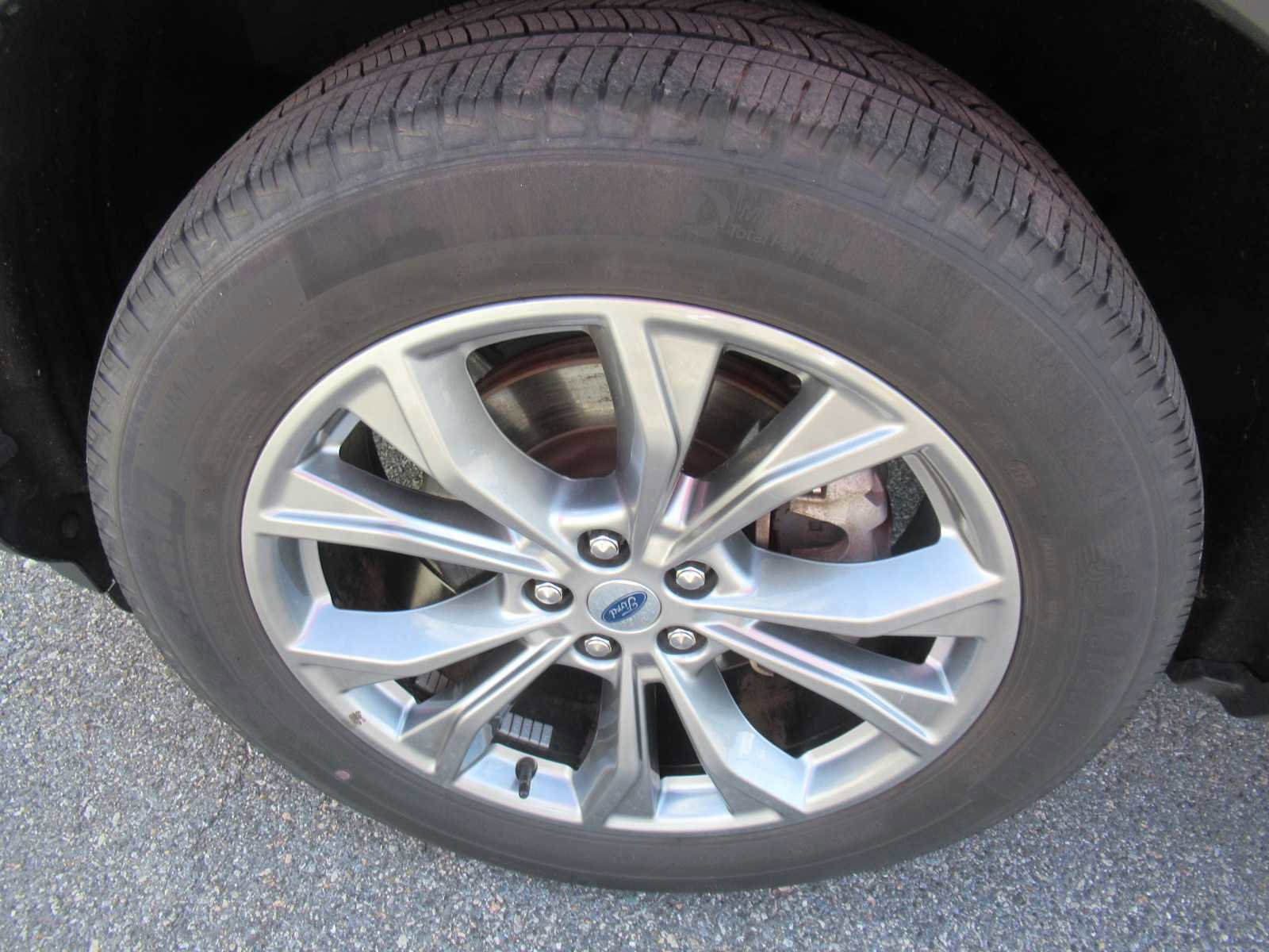 Used 2022 Ford Explorer XLT w/ Equipment Group 202A image 12