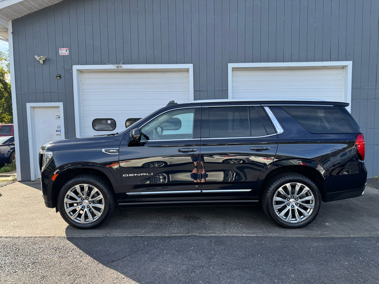 Used 2021 GMC Yukon Denali w/ Denali Ultimate Package image 7