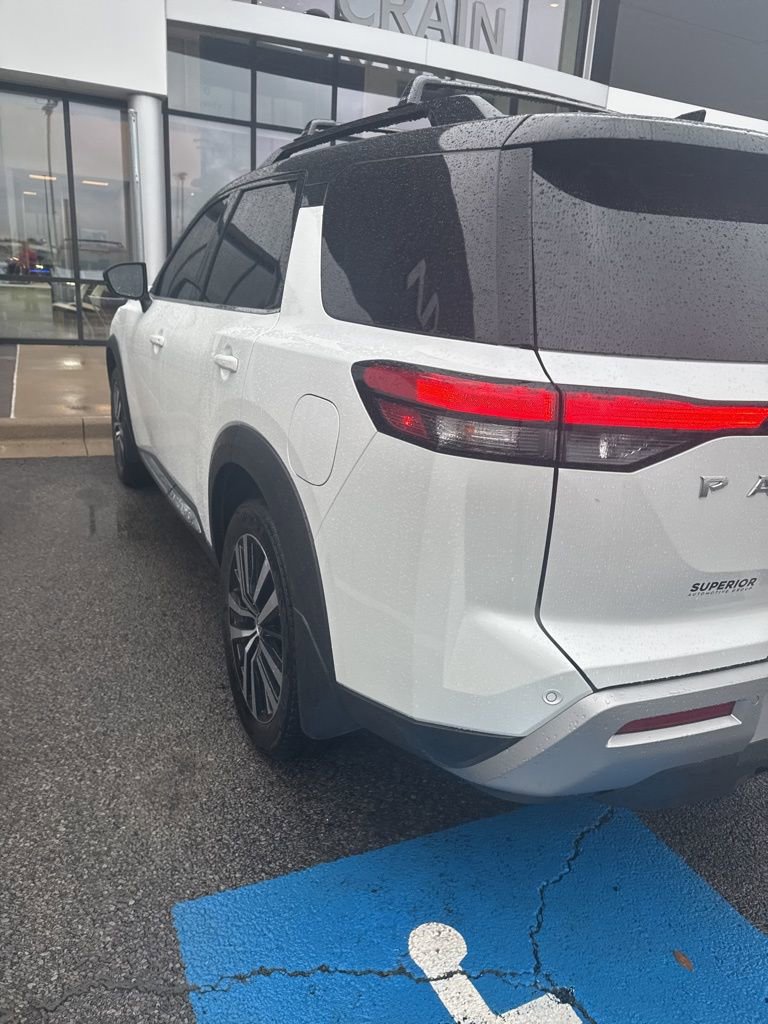 Used 2025 Nissan Pathfinder Platinum AWD/4WD image 10