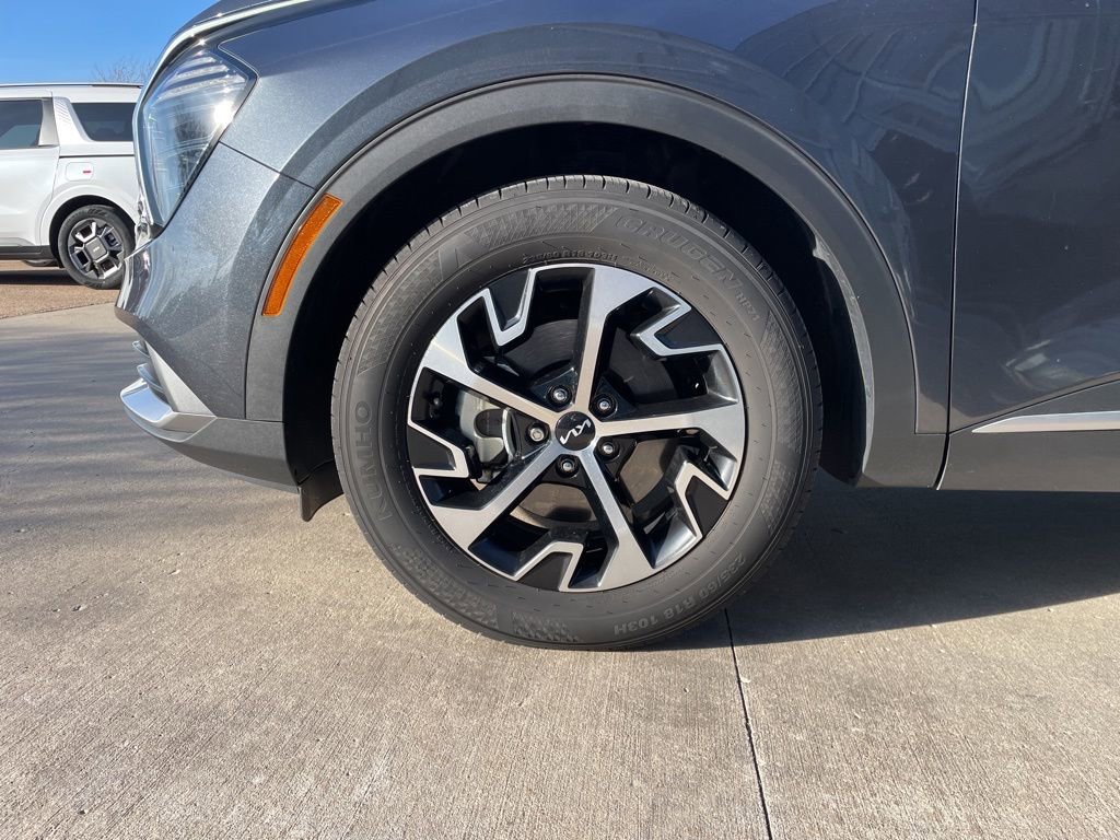 Used 2024 Kia Sportage EX FWD image 15