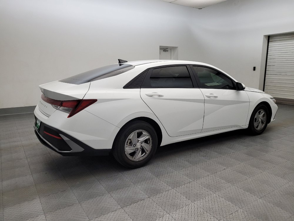 Used 2025 Hyundai Elantra SE FWD image 10