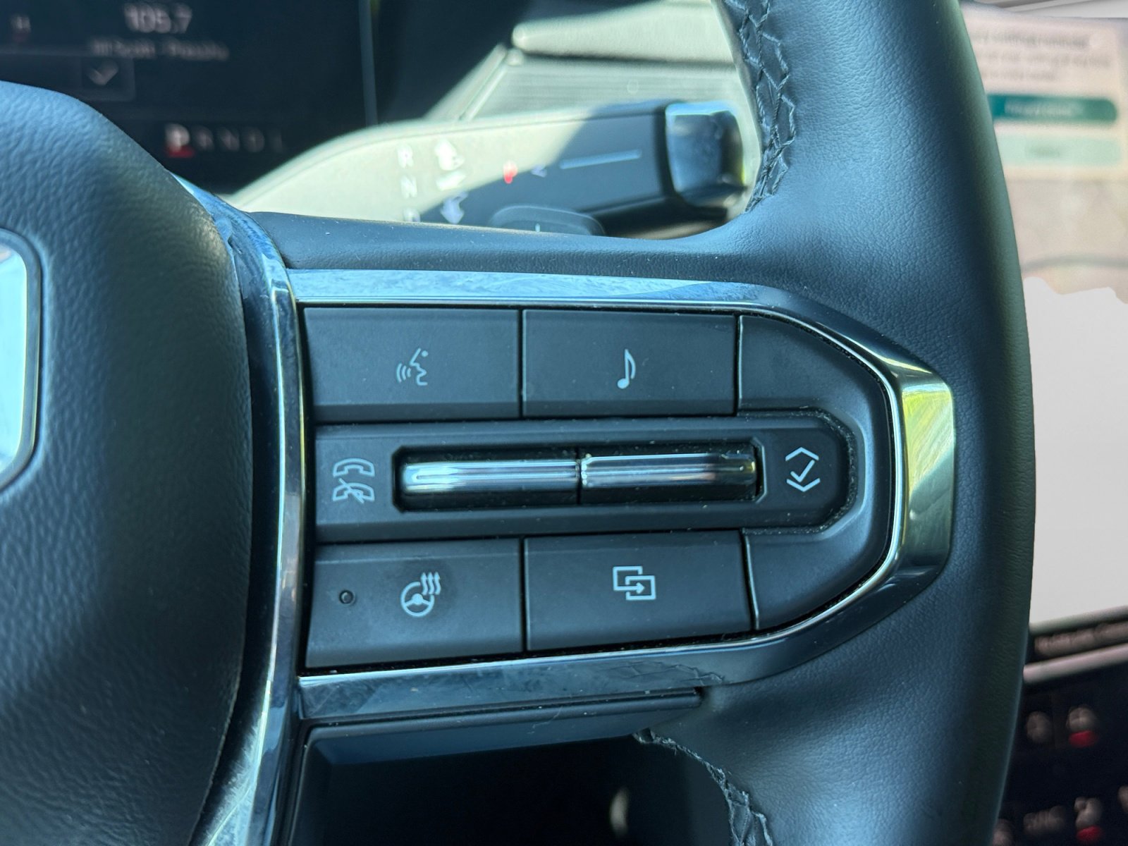 Used 2025 GMC Acadia Elevation image 26