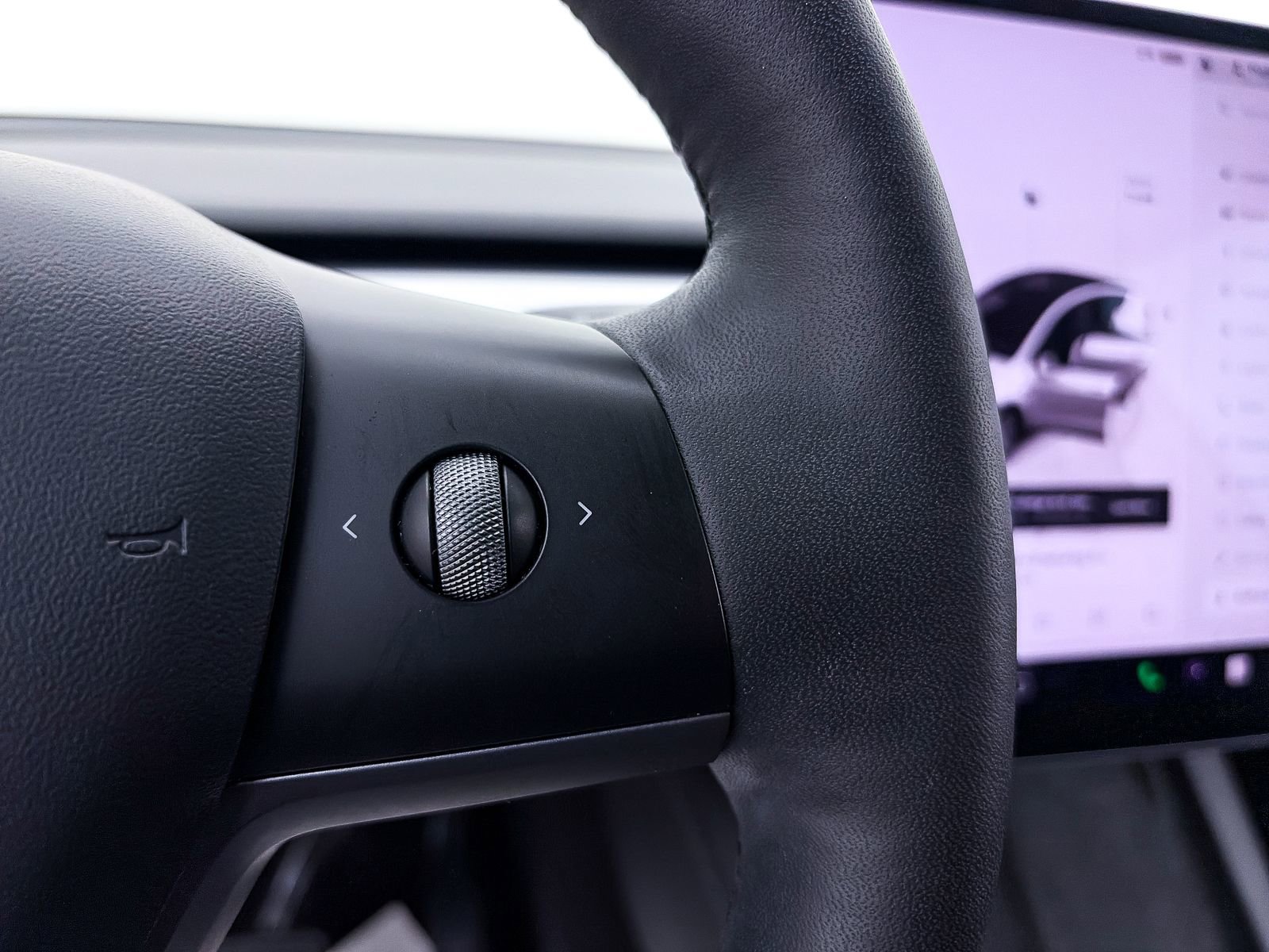 Used 2022 Tesla Model Y Long Range image 29