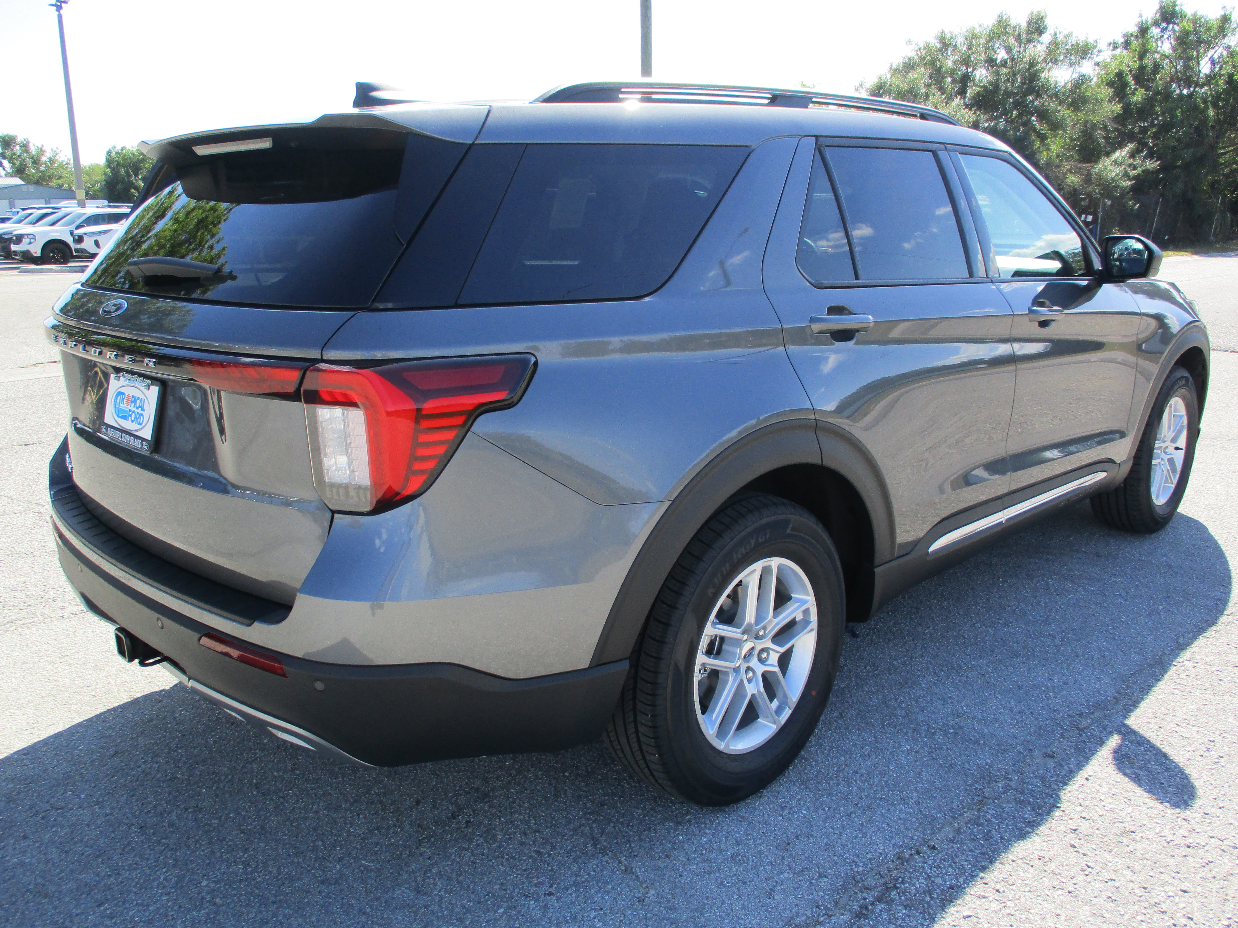 New 2025 Ford Explorer Active w/ Active Comfort Package image 7