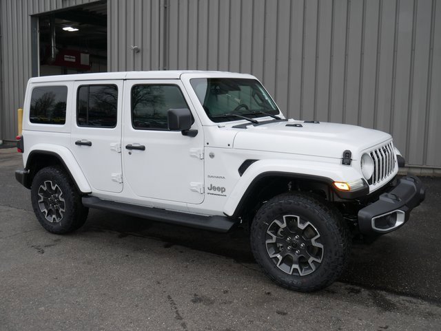 Used 2024 Jeep Wrangler Sahara w/ Technology Group image 9