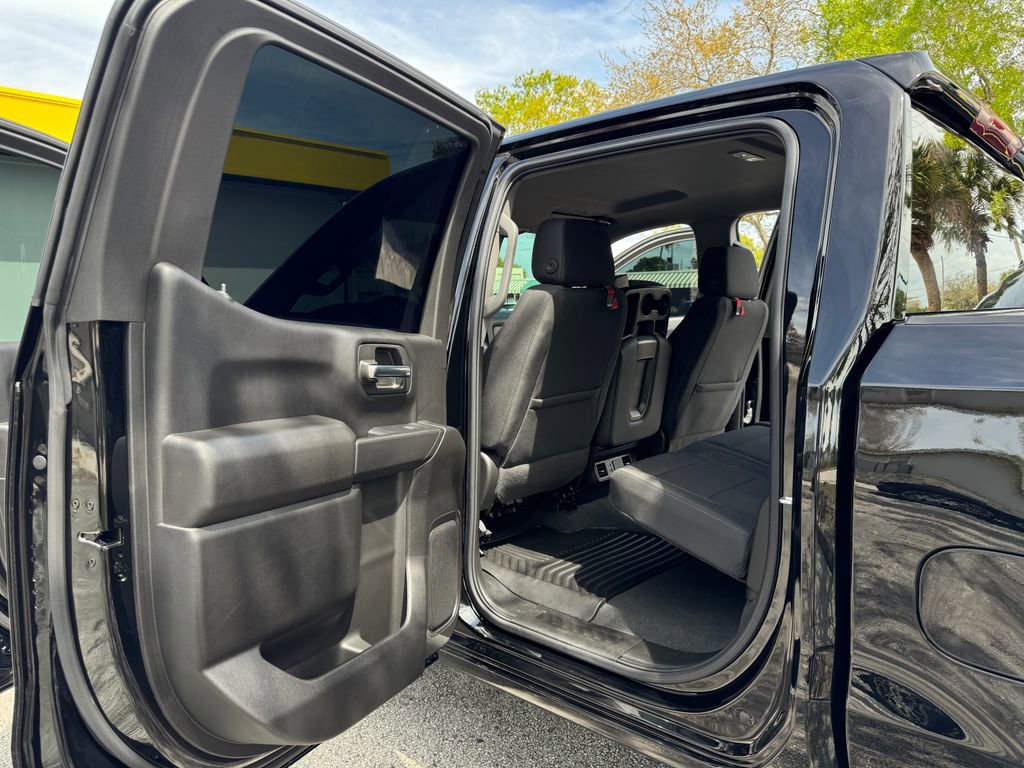Used 2025 Chevrolet Silverado 1500 Custom image 11
