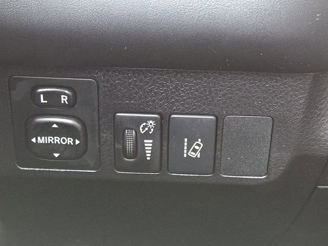 Used 2017 Toyota RAV4 Limited image 11