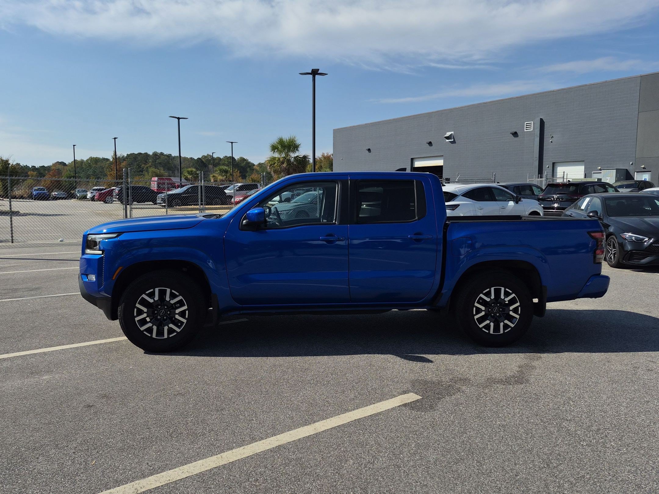 Certified 2024 Nissan Frontier SL w/ Technology Package RWD image 7