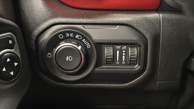 Used 2020 Jeep Wrangler Unlimited Rubicon AWD/4WD image 30