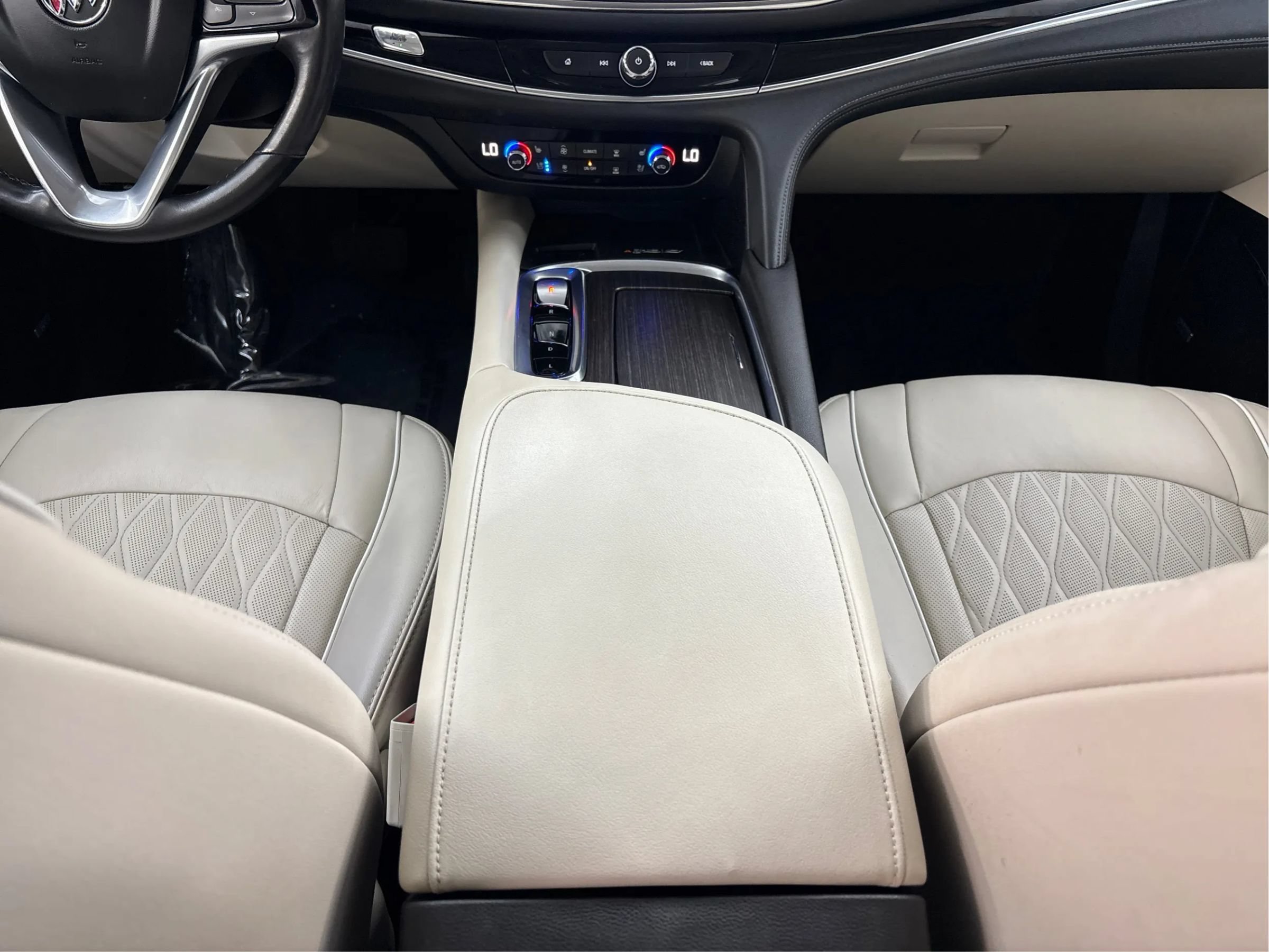 Used 2022 Buick Enclave Avenir w/ Avenir Technology Package AWD/4WD image 22