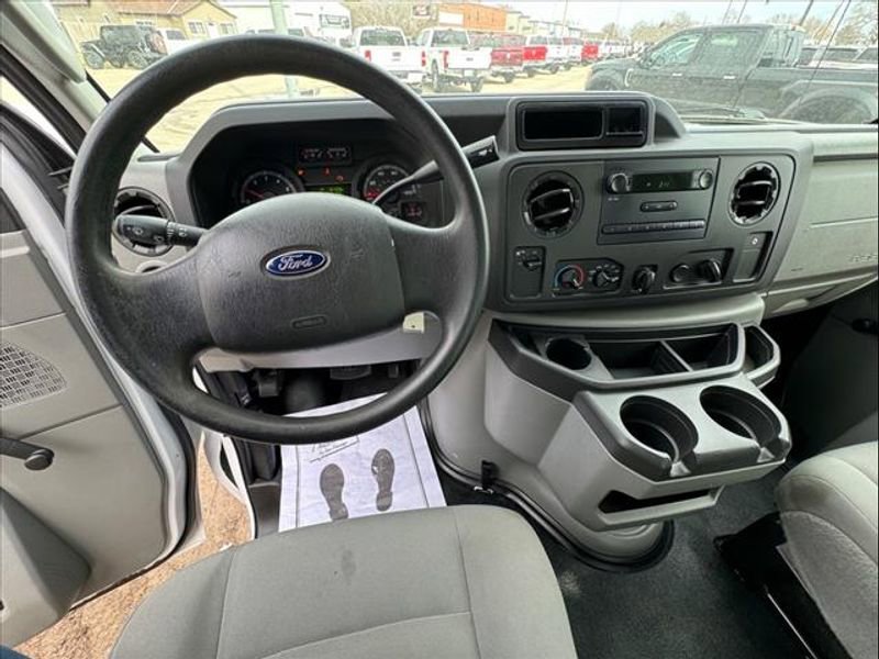 Used 2017 Ford E-350 and Econoline 350 Super Duty w/ Exterior Upgrade Package RWD image 5